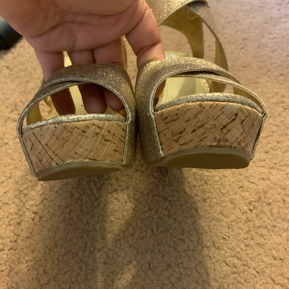 Steve Madden Gold Glitter Wedge Platform Heels - Picture 9 of 12